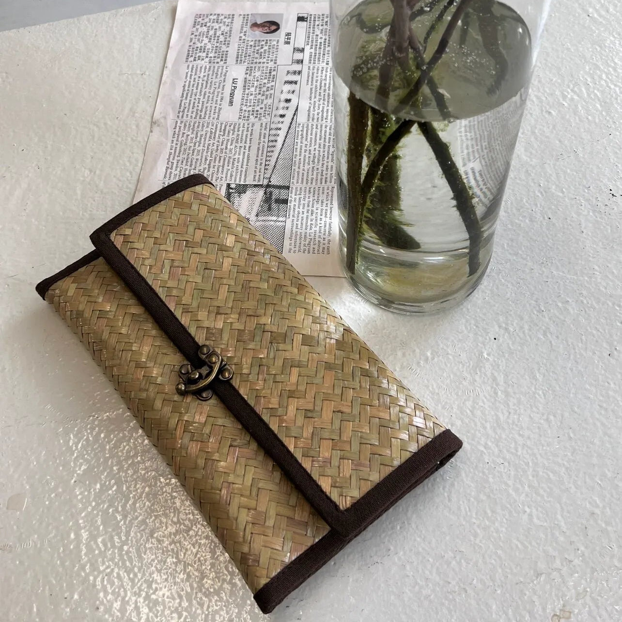 Handcrafted Grass Woven Handbag Compact Envelope Purse with Compartments - Verdant Bind