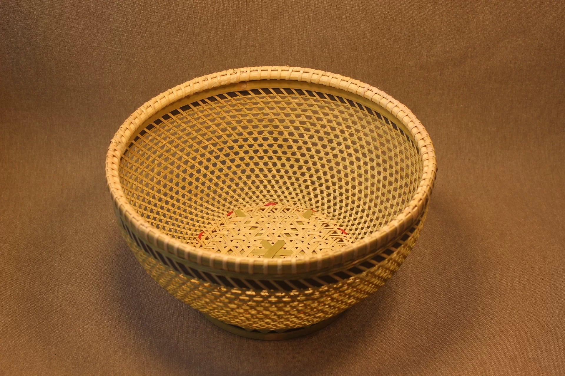 Handwoven Bamboo Fruit Bowl & Hexagonal Open-Weave Decorative